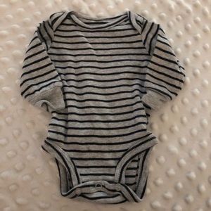 6/$15 🔹 NEWBORN striped baby boy onesie